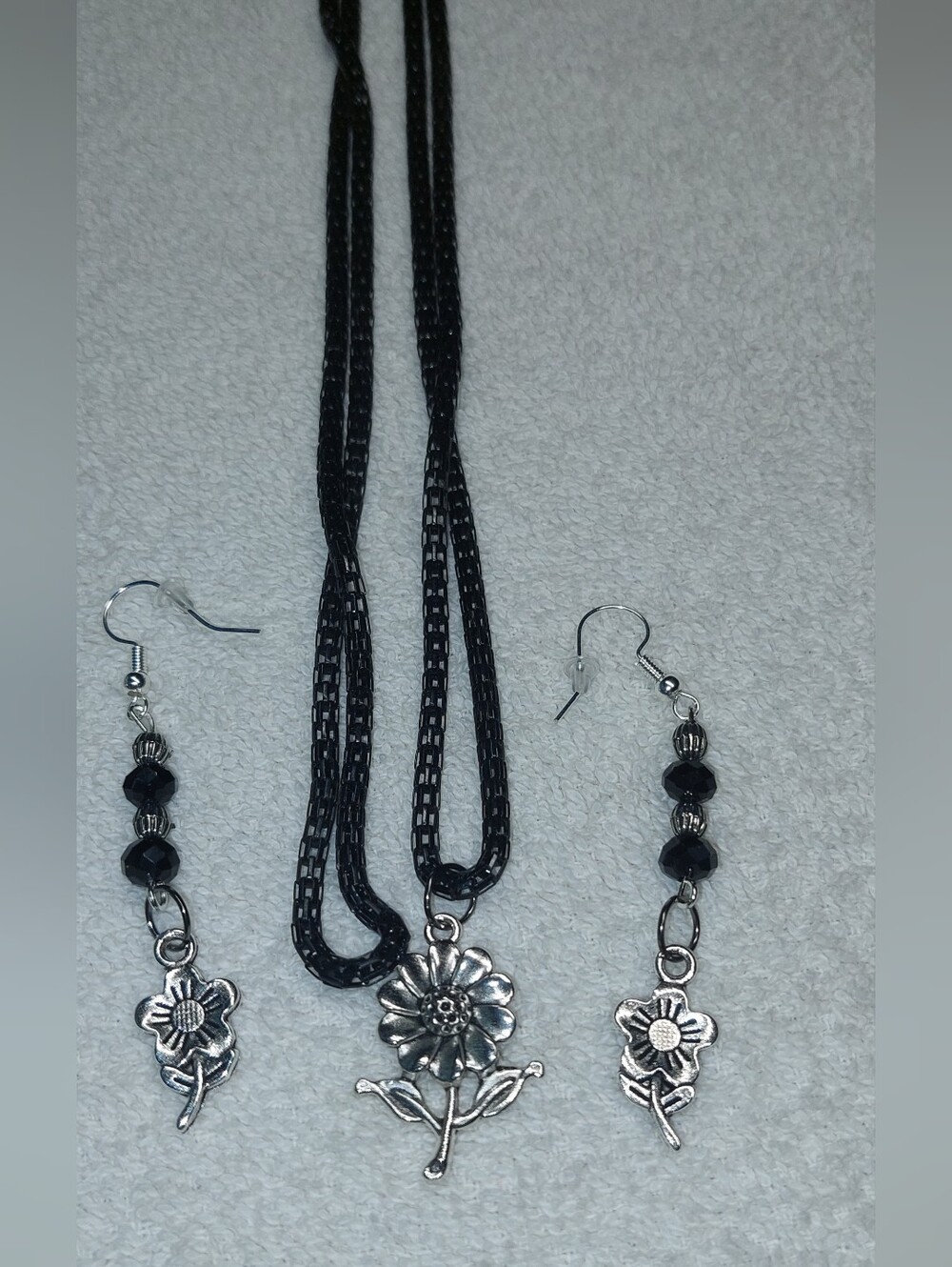 Black Floral Pendant Necklace and Earrings Set